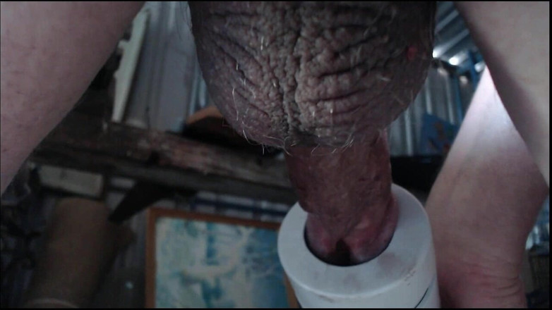 UncleK: 2020 在棚子里射精特写