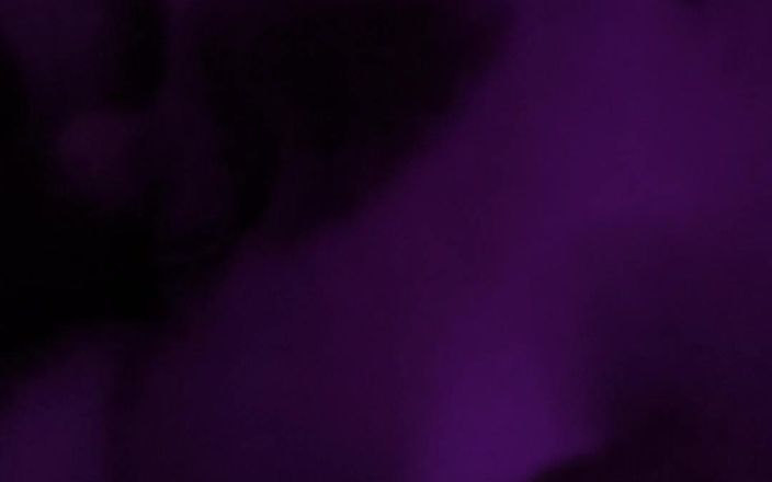 BigSexShow: Pieprzyłem jego żonę i spermę na jej dziurze analnej i dupie