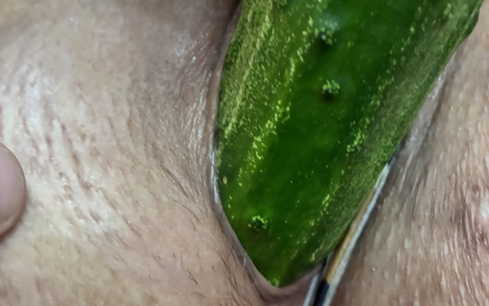 Sassycumlover: Salatalık eğlencesi!