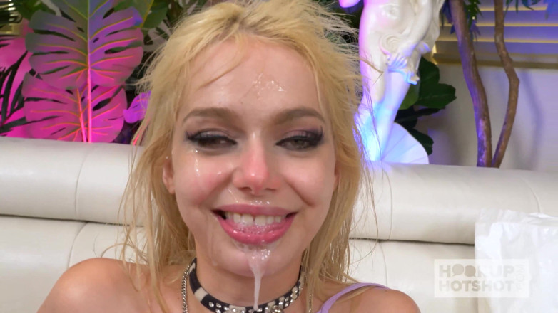 Hookup Hotshot: Schönheit jessica Starling mit großen hügeln liebt es hart und...