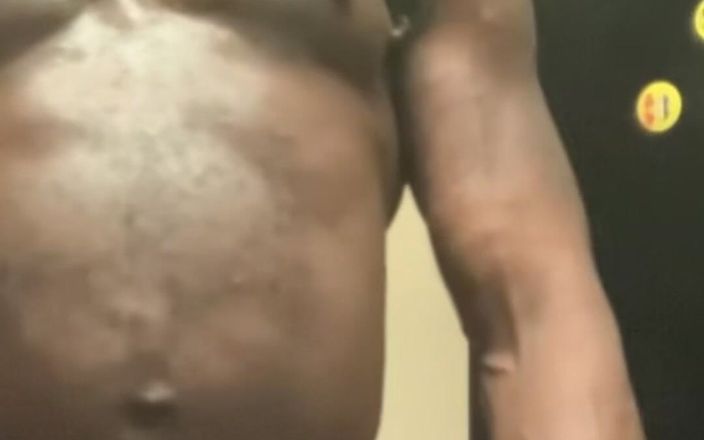 Black smoking muscle stepdad: Sexy leren en strak passende rokende scènes