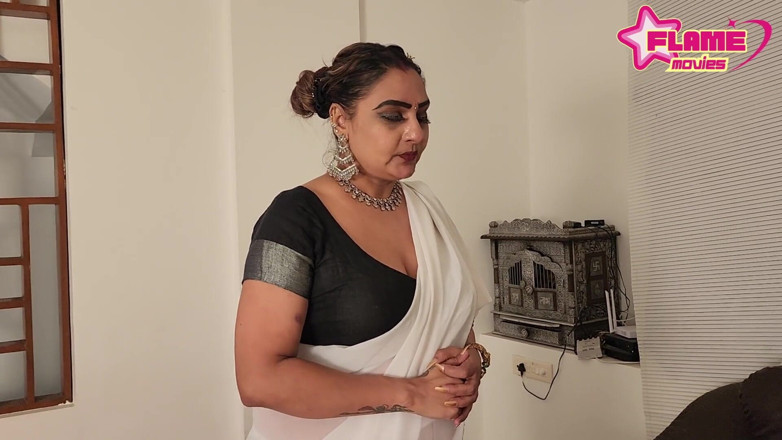 DesiHeat Studio: Bihari Bhabhi Sex with Desi Boy (hindi Audio)