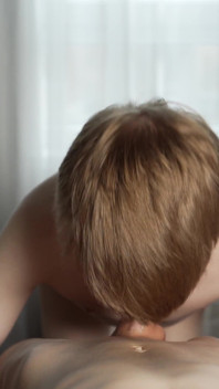 POV: Twinks chupa a porra do meu pau grande