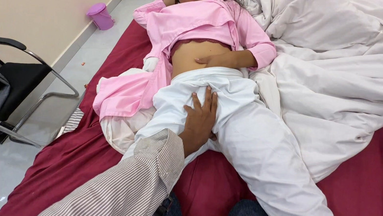 AKXpro: Stiefschwester college-freund lutschte seinen dicken schwanz und fickte dann im...