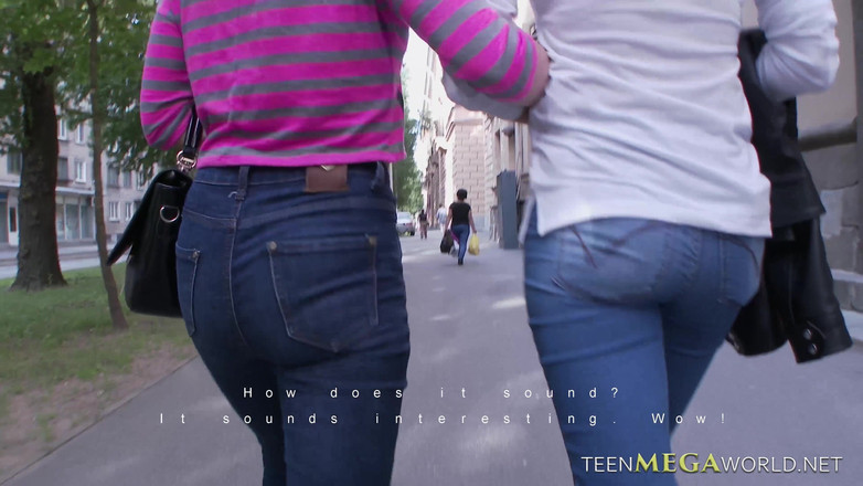 Teen Mega World: Trojka se všemi přírodními dívkami