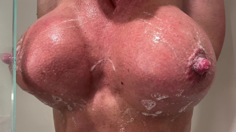 Kandylegsxxx: Kandys Muscle Worship Shower Time
