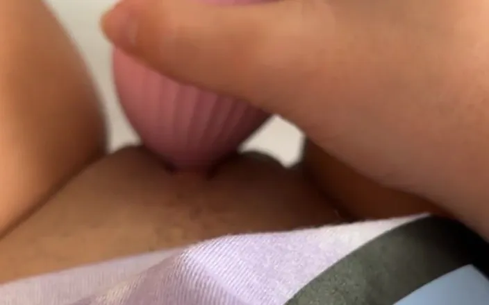 Emanuelly Raquel: I am so horny this morning