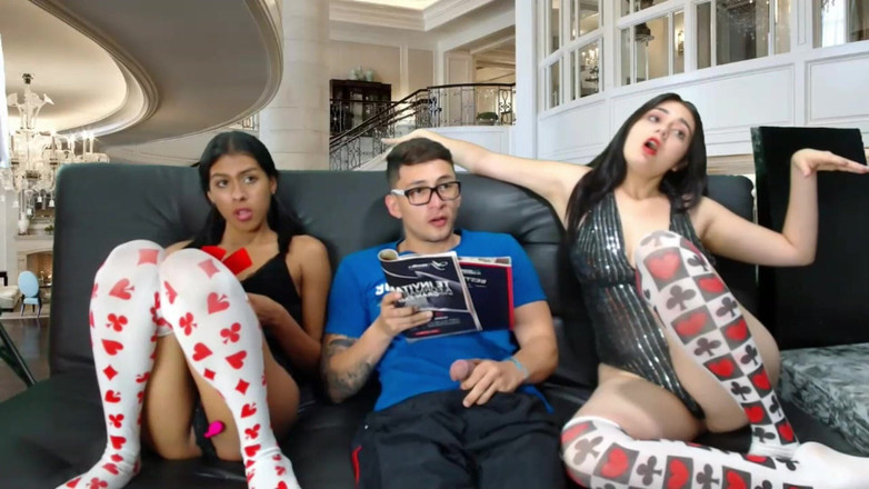 Teen amateur Latinas: Fiica vitregă Linge pizda mamei vitrege Infront