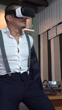 Si matang Midget Sara One Dikongkek Di Udara Oleh Toyboy Cris Angelo