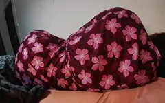 继母趁她的丈夫工作的时候和继子睡一张床 - Leyne Rodriguez