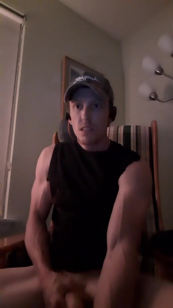 AlphaCathexis: Gli occhi del ragazzo muscoloso tornano quando viene