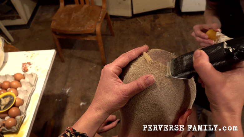 Perverse Family: Pervers familj 34.2 (säsong 3) Consensual Head Shave Domme Scene