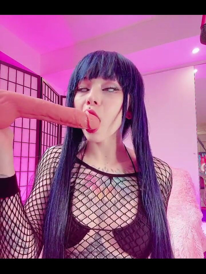 Karneli Bandi: Hinata делает горячий минет