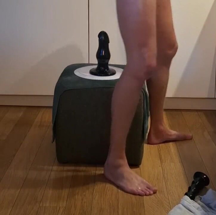 NoFace Twink X: Büyük dildo stinger anal solo twink