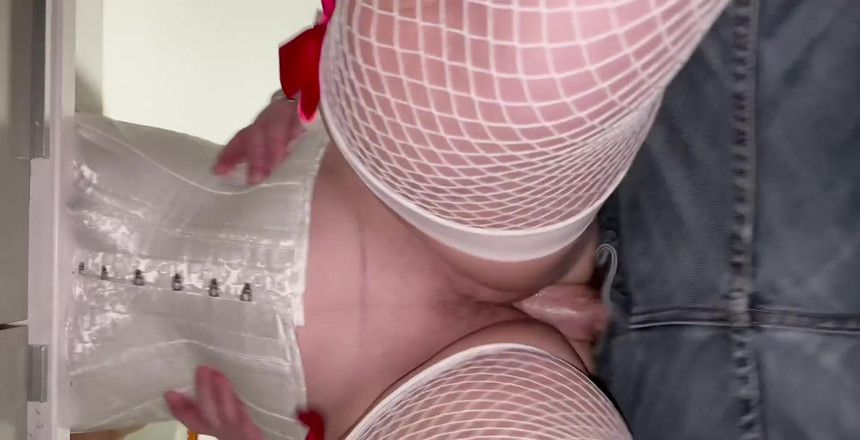 Queen-Lucy: 我的第一个性爱录像带，大约是3年前。哇，事情发生了怎样的变化