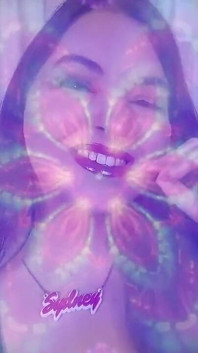 Trippy Kisses - You're Weak & Obsessed with Sydney Screams' Mesmerizing Glossy Lipstick Kisses