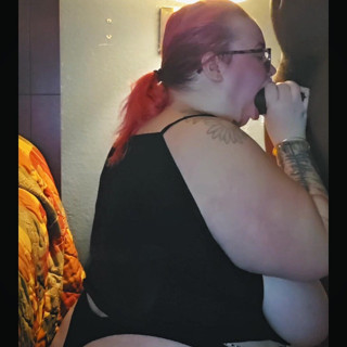 TrotzillaTheGod: Tombul beyaz Aubrey_bigbabe304 trotzillathegod ile görevi anlıyor