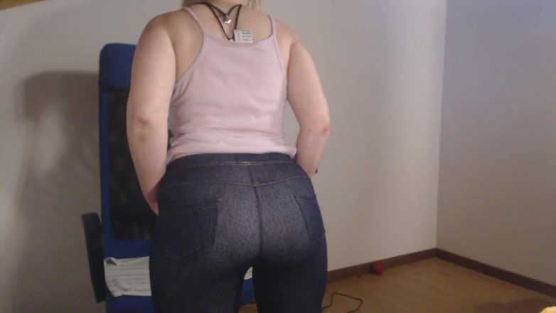 RavenBigAss: 발정난 교사의 젖은 엉덩이