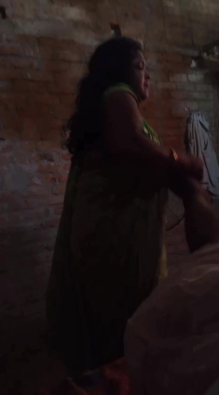 Auntixxx69: Fac sex în secret cu fratele meu vitreg