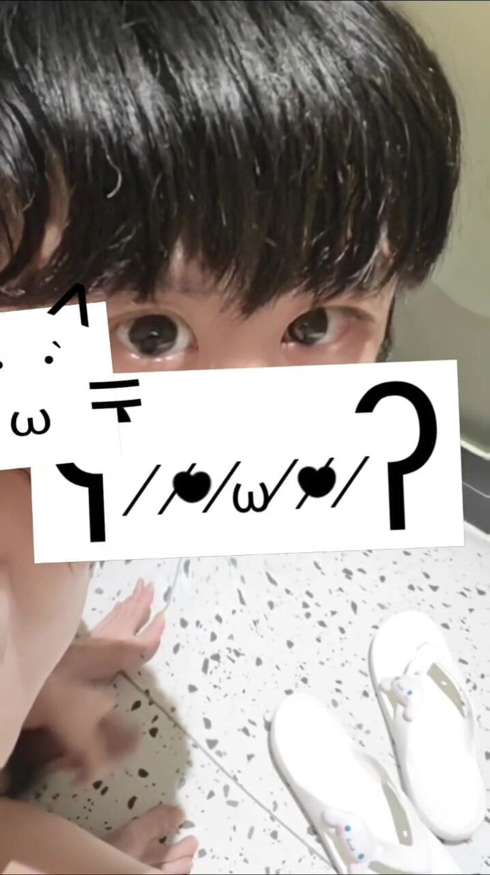 lovelyboyvideo0: Cute Expressions Lovelyboy Video0 Super Cute Male Thug Masturbating Barefoot...