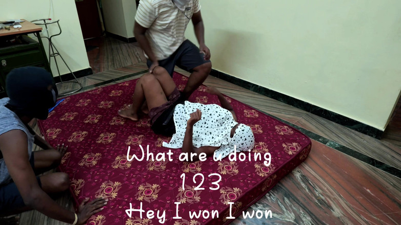 Tamilmalkova2: การเล่นมวยปล้ํากลายเป็นเย็ดหมู่สามคน
