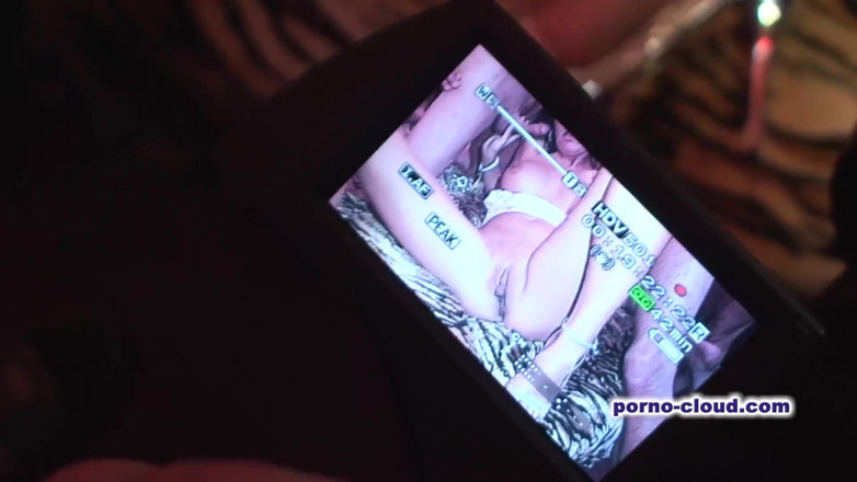 Porno Cloud: Gangbang con el ingenio la cam