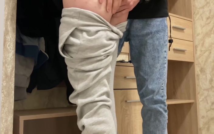 teenstep: 18-jarige tiener neukte verlegen buurvrouw in haar appartement terwijl