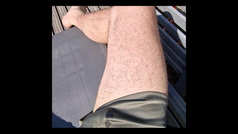 Awesome A: Nadržená, když se opaluje