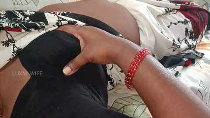 Luxmi Wife: Esposa obtiene orgasmo máximo fluyendo del coño - 3