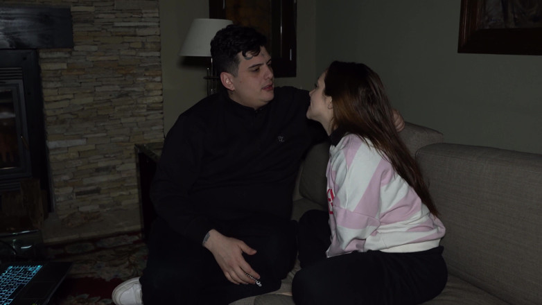 Knock Knock Club: Luchiibb Fucks Her Boyfriend's Best Friend Next to the Fat...