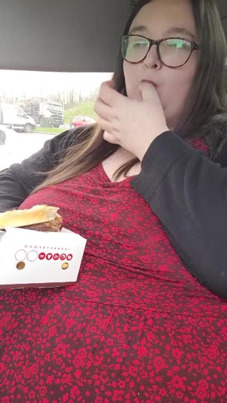 SSBBWLadyBrads: Ich liebe es, diesen bauch mit BK zu stopfen
