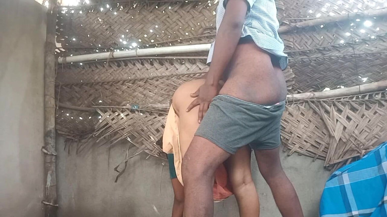 Priyanka314: Tamilska żona z hasband outoor sex