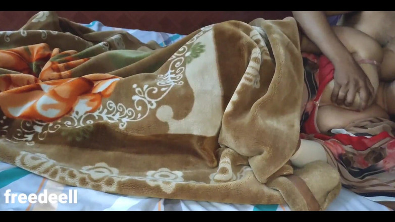 Freedeell: Skutečný sex indické nevlastní mámy a nevlastního syna