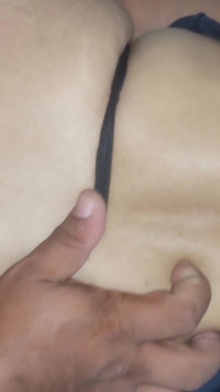 Una miLF appassionata con un grande desiderio di fare anale