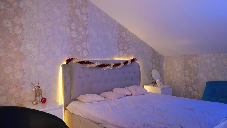 Stella Cardo: Masturbation mit den Fingern eines schönen College-Mädchens