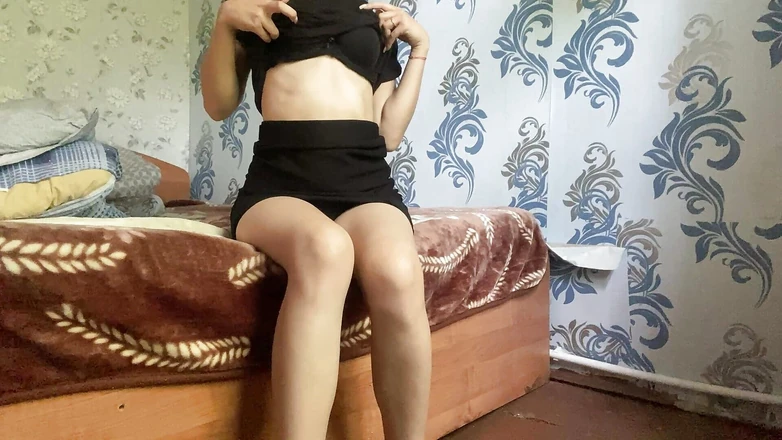 Alexa Holly: Sexy nevlastní sestra v minisukni