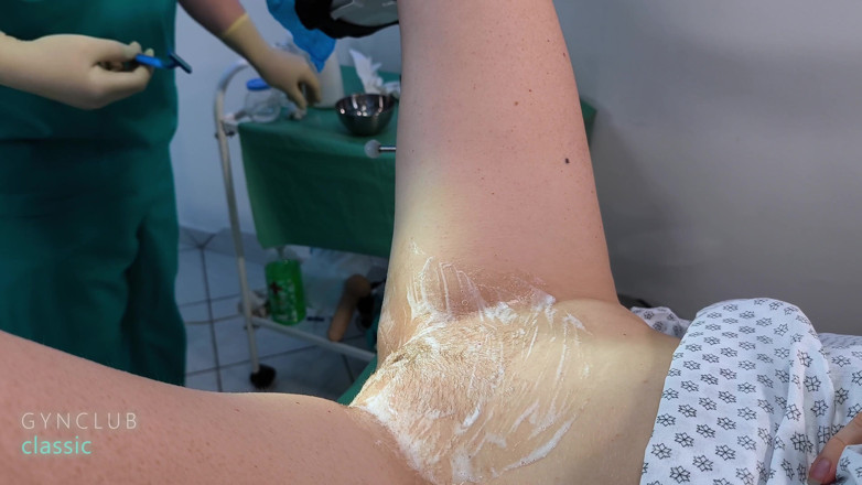 Medical fetish studio gynclub: Golić się na stole Gyno