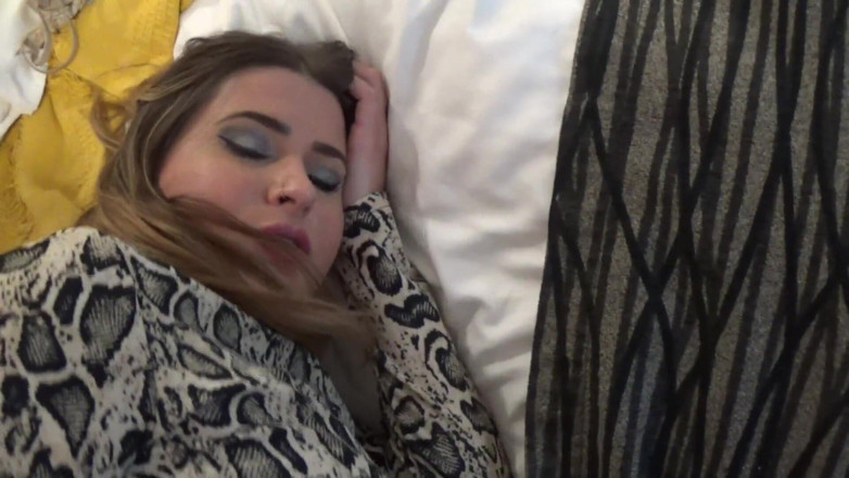 Amateur Homemade Porn: Secret Sex with Cute and Horny Arab Stepsister She Loves...
