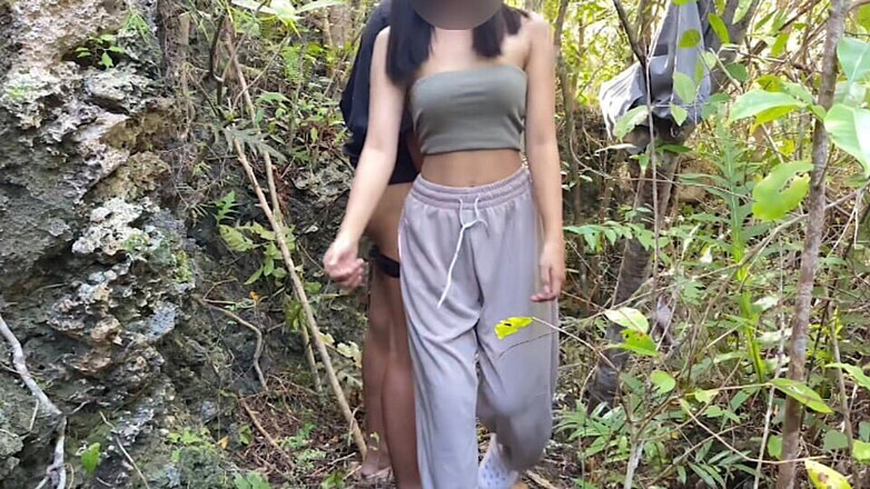 Pinay Shena Mae: Kawan Mengongkek Saya Di Hutan