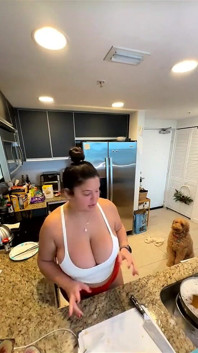Live Stream with Dani Valentina