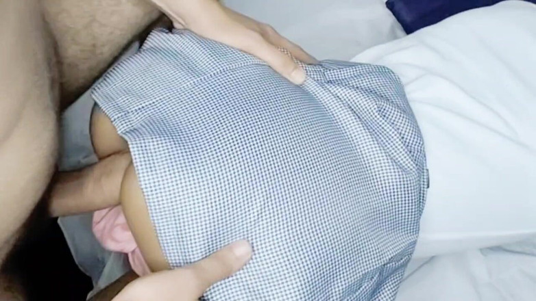 MynameisJuly: 겨우 18살의 여학생으로, 수업 후 선생님과 함께 성적을 위해 몸을 바꾼다.