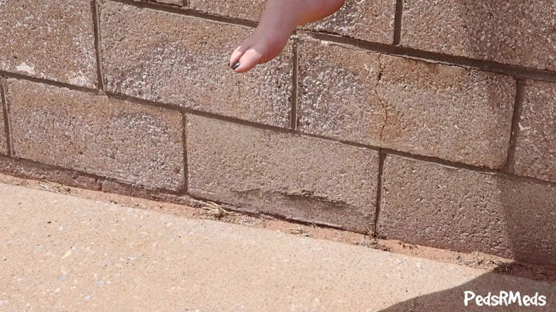 PedsRMeds: Little Miss Rya Flip Flop Popping Outside