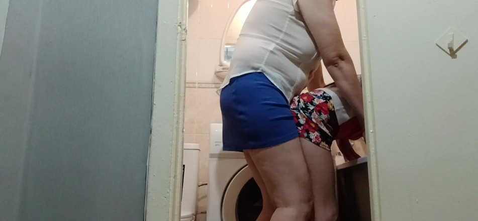 Lesbian-candys: Ik bedrieg mijn man met zijn lesbische stiefzus