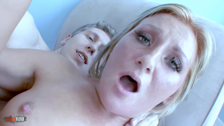 Porn-World: Nikki Blake: सुनहरे बालों वाली Nikki blake danny की विशेषज्ञ जीभ और बड़े लंड द्वारा चोदी गई