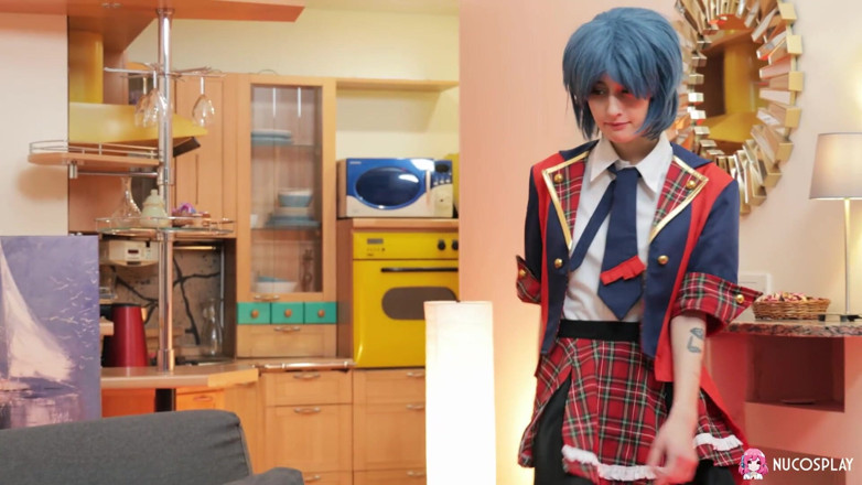 Nu Cosplay: 蓝头发女孩sasha paige喜欢操她紧致的小阴户