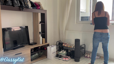 GassyKat: 청바지 방귀와 엉덩이 균열 청소 및 내 집 4K를 가스