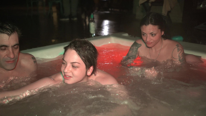 Knock Knock Club: Jakuzili grup seks partisi! Yael Stc, Keila Bassi ve El...