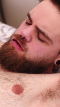 BEARFILMS - Donathan Dramis presa e fodida pelo jovem urso Claudio White