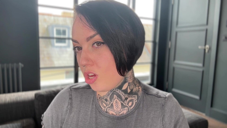 Miss Valentina: Ám ảnh với việc bú cu