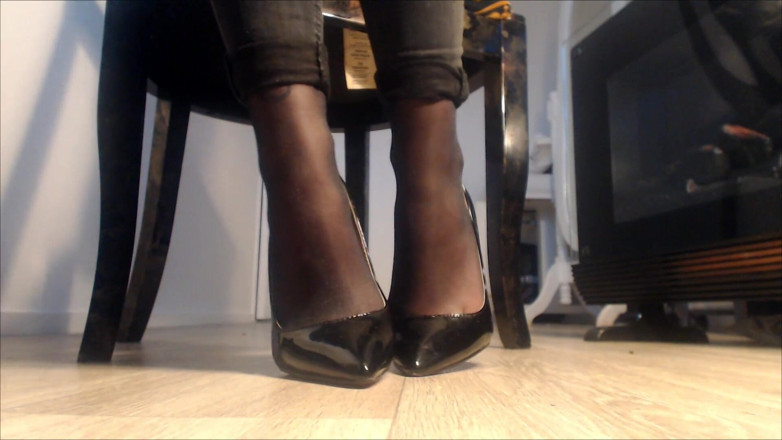 Inkeddutch: Louboutin - instrucțiuni de masturbare